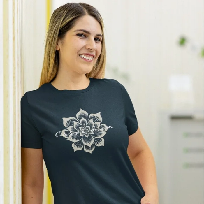 T-shirt Carpe Diem – Ivy & Blossom – T-shirt Dames Carpe Diem van Ivy & Blossom (detail 2)