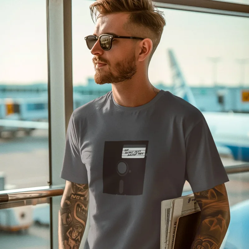 Retro T-Shirt – Retro Style Wear – Retro T-Shirt met Floppy Disk Print (detail 2)