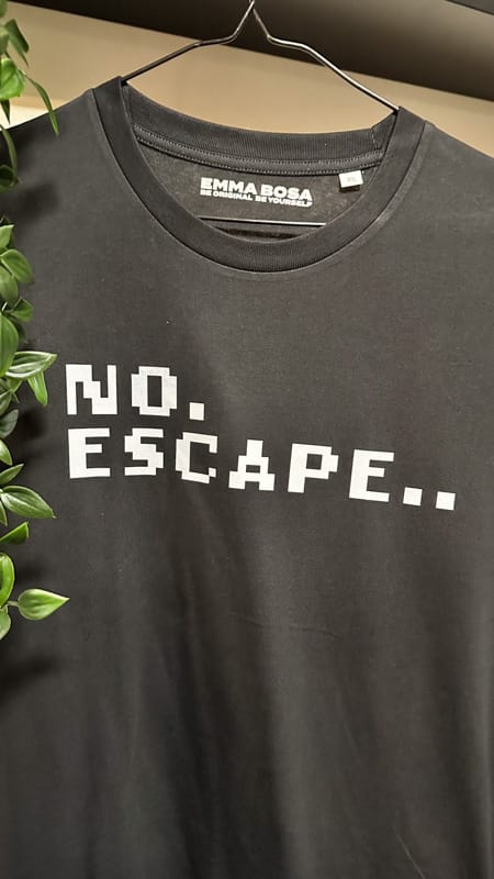 T-Shirt No Escape maat XS