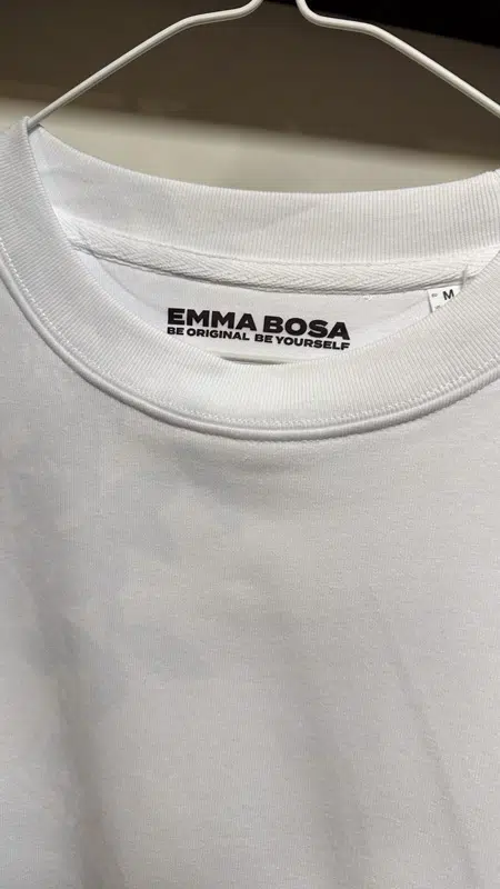 Dames Basic Crop Sweater – Sale, Emma Bosa – Dames Basic Crop Sweater M – Duurzaam en Stijlvol (detail 2)