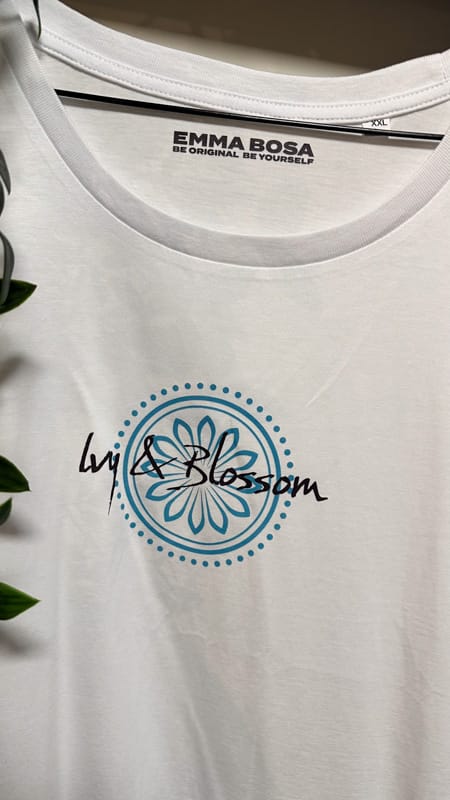 T-Shirt Dames Ivy en Blossom logo maat XXL