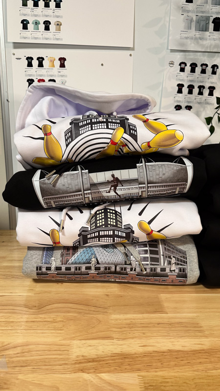 Hoodie Blob en Train – Sale, Lichtstadkunst – Hoodie Blob en Train – Lichtstadkunst Eindhoven (detail 3)