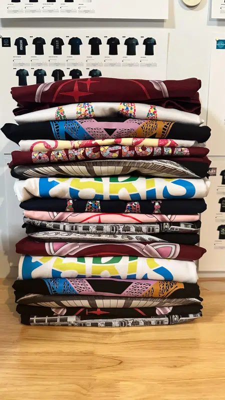 zwarte T-shirt dames Paris – Sale, Lichtstadkunst – Zwart T-shirt Dames Paris - Maat XXL (detail 3)