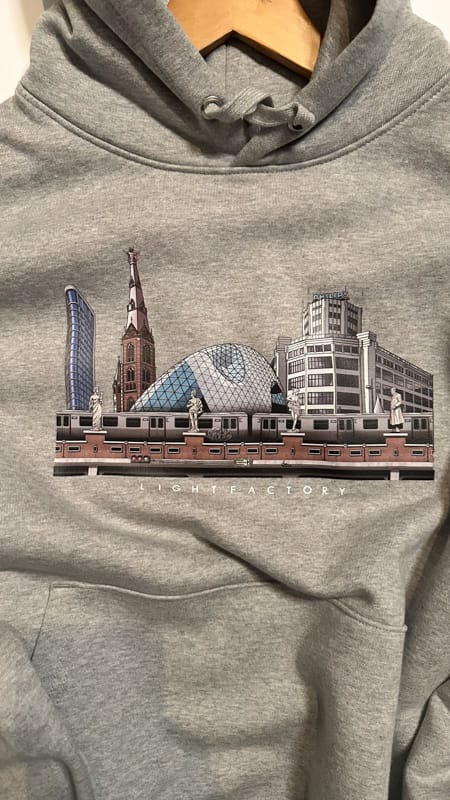 Hoodie Blob en Train – Sale, Lichtstadkunst – Hoodie Blob en Train – Lichtstadkunst Eindhoven (detail 2)