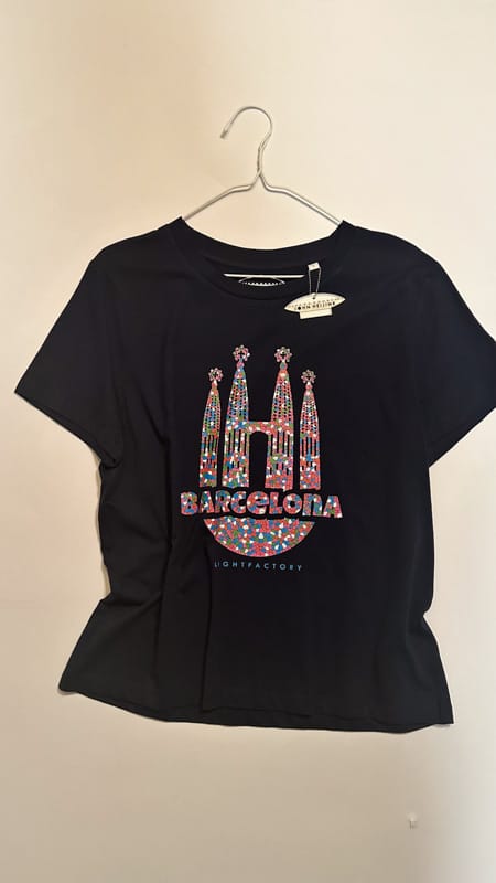 Barcelona T-shirt dames zwart – Sale, Lichtstadkunst – Barcelona T-shirt Dames Zwart Maat L