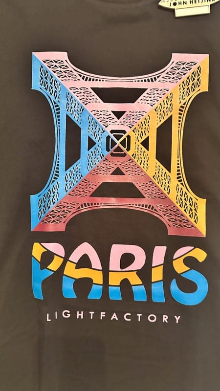 zwarte T-shirt dames Paris – Sale, Lichtstadkunst – Zwart T-shirt Dames Paris - Maat XXL (detail 2)