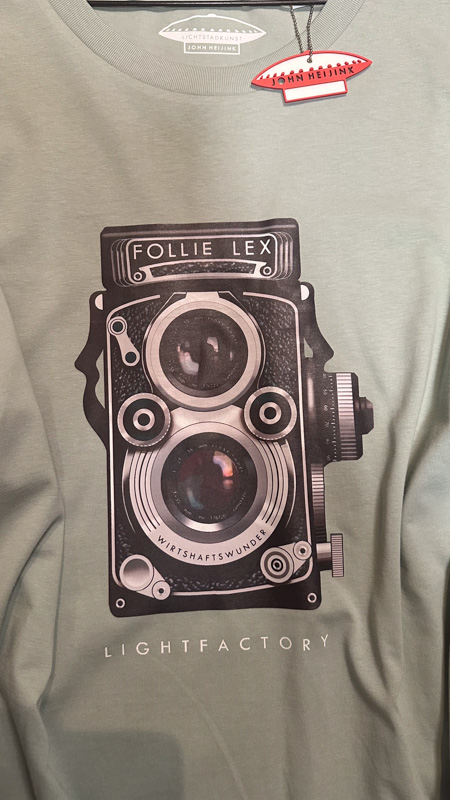 T-shirt Folierex Camera Aloe – Sale, Lichtstadkunst – T-shirt Folierex Camera Aloe - Maat XXXL (detail 2)