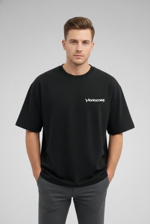 Oversized T-shirt graffiti logo