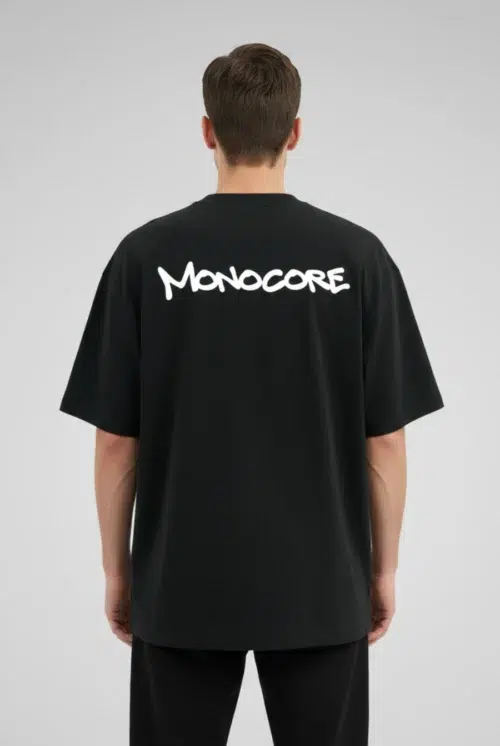 Oversized T-shirt graffiti logo